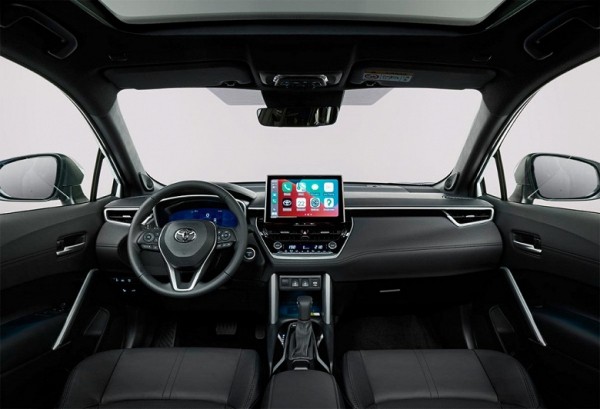 Дилер привез в Россию Toyota Corolla Cross с 169-сильным мотором Дилер привез в Россию Toyota Corolla Cross с 169-сильным мотором