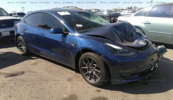 Дайджест дня: Camry 2.5, Волги в прокате и другие события индустрии Дайджест дня: Camry 2.5, Волги в прокате и другие события индустрии