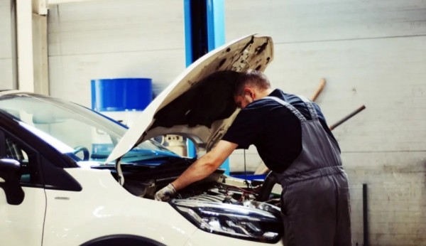 Эксперт рассказал, как продлить срок службы двигателя после 100 000 км Эксперт рассказал, как продлить срок службы двигателя после 100 000 км