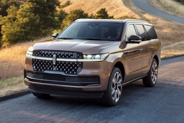 Показан глубоко модернизированный внедорожник Lincoln Navigator Показан глубоко модернизированный внедорожник Lincoln Navigator
