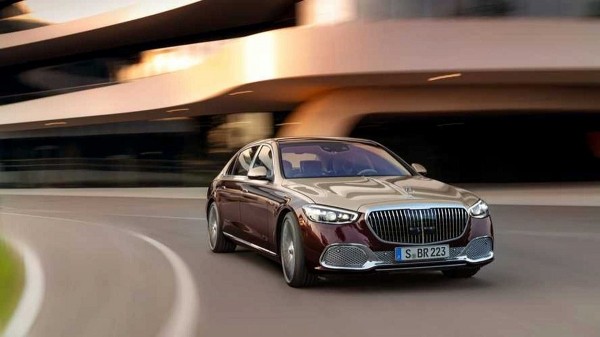 Из-за чего продажи премиального Mercedes S-класса полностью прекращены 