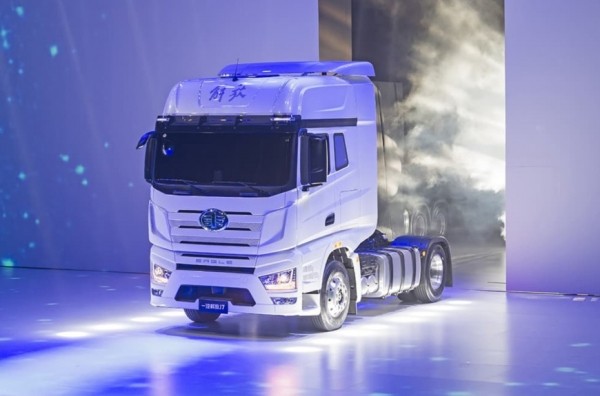 Китайские бренды заполонили российский рынок грузовиков после ухода мировых производителей
