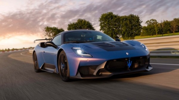 Компания Maserati представила суперкар Maserati GT2 Stradale