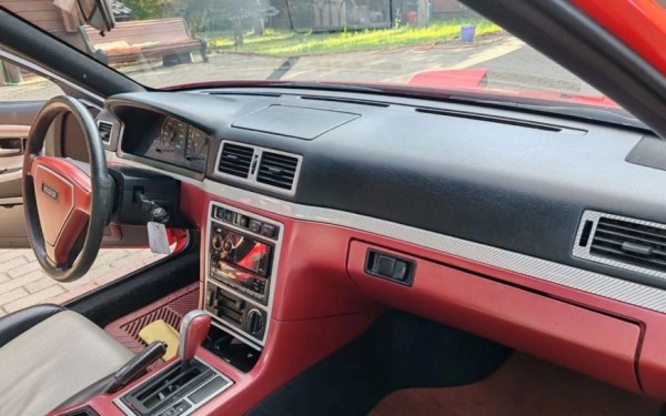 Советская легенда, спорткар "Юна" на базе "Волги", выставлена на продажу за 6 млн рублей Советская легенда, спорткар "Юна" на базе "Волги", выставлена на продажу за 6 млн рублей