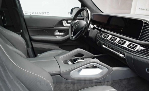 В России на продажу выставили очень дорогой немецкий внедорожник В России на продажу выставили очень дорогой немецкий внедорожник