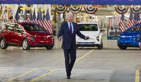 Дайджест дня: Voyah Courage, комплектный Stellantis и другие события индустрии Дайджест дня: Voyah Courage, комплектный Stellantis и другие события индустрии