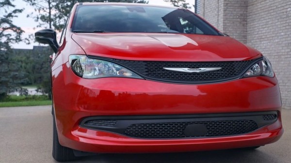 Минивэн Chrysler Voyager вернулся в строй Минивэн Chrysler Voyager вернулся в строй