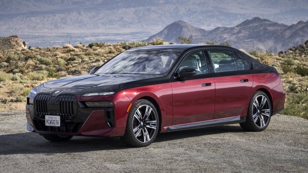 Концерн BMW перетряхнул свое дизайнерское подразделение Концерн BMW перетряхнул свое дизайнерское подразделение