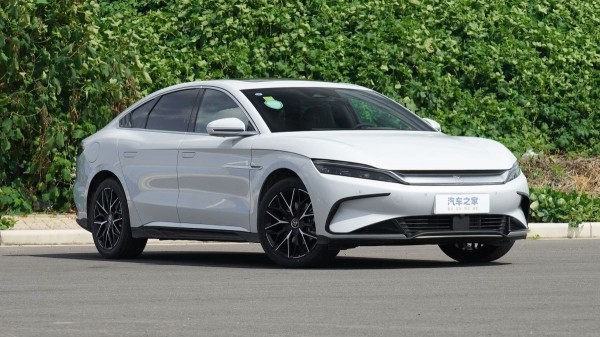 Седан BYD Han подвергся масштабному обновлению Седан BYD Han подвергся масштабному обновлению