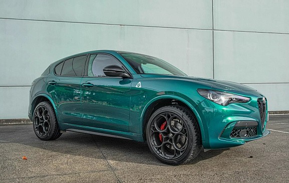 Итальянские седаны Alfa Romeo Giulias сейчас сильно подешевели Итальянские седаны Alfa Romeo Giulias сейчас сильно подешевели