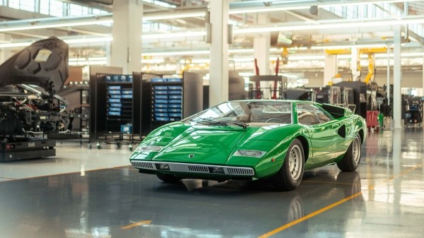 Легендарному Lamborghini Countach исполняется 50 лет Легендарному Lamborghini Countach исполняется 50 лет