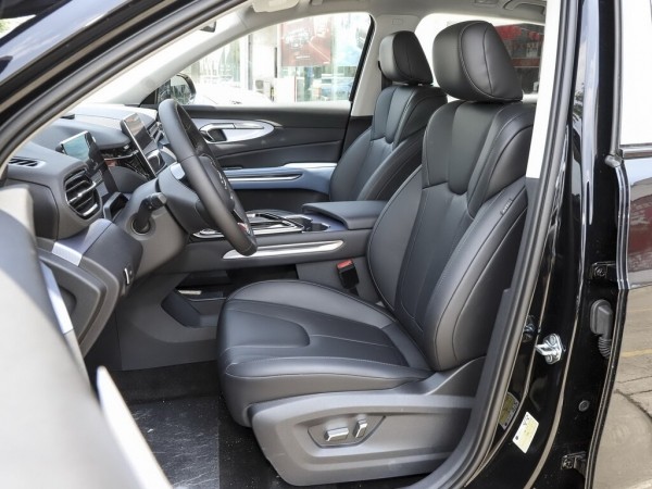 Новый Bestune T90 в России получит три комплектации Новый Bestune T90 в России получит три комплектации