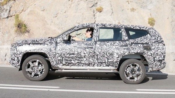 Обновлённый Mitsubishi Montero показали на фото с тестов Обновлённый Mitsubishi Montero показали на фото с тестов