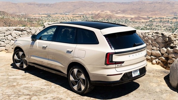 Продажи электрокаров и гибридов Volvo взлетают, несмотря на общий спад продаж Продажи электрокаров и гибридов Volvo взлетают, несмотря на общий спад продаж