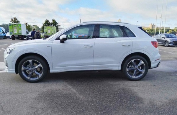 Составлен ТОП-7 самых недорогих премиальных автомобилей в РФ