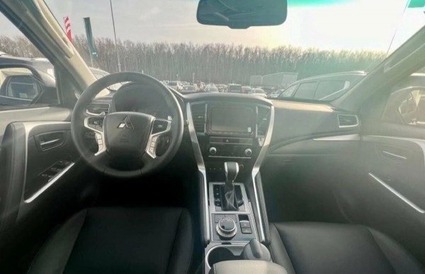 В России распродают последние рамники Mitsubishi Montero Sport в комплектации GLS В России распродают последние рамники Mitsubishi Montero Sport в комплектации GLS