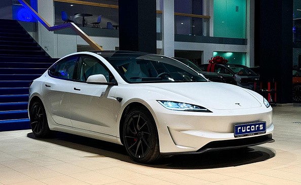 Владелец Tesla Cybertruck рассказал об опыте вождения автомобилем после 8 000 миль Владелец Tesla Cybertruck рассказал об опыте вождения автомобилем после 8 000 миль