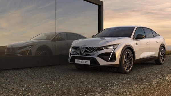 Представлен электрический кросс-лифтбек Peugeot E-408 Представлен электрический кросс-лифтбек Peugeot E-408