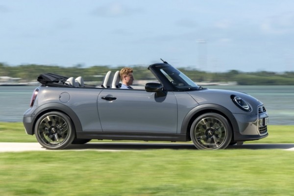 Кабриолет Mini Cooper перешел в новое поколение Кабриолет Mini Cooper перешел в новое поколение