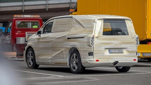 Будущие вэны Mercedes-Benz V-класса и Vito показаны в камуфляже Будущие вэны Mercedes-Benz V-класса и Vito показаны в камуфляже