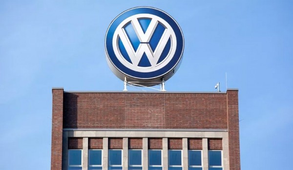 Дайджест дня: раллийная Lancia, закрытие трех заводов VW и другие события индустрии