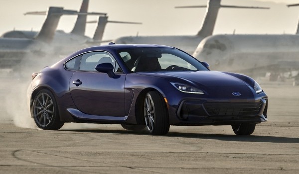 Дайджест дня: 7-миллионная Tesla, отложенный Roadster и другие события индустрии Дайджест дня: 7-миллионная Tesla, отложенный Roadster и другие события индустрии