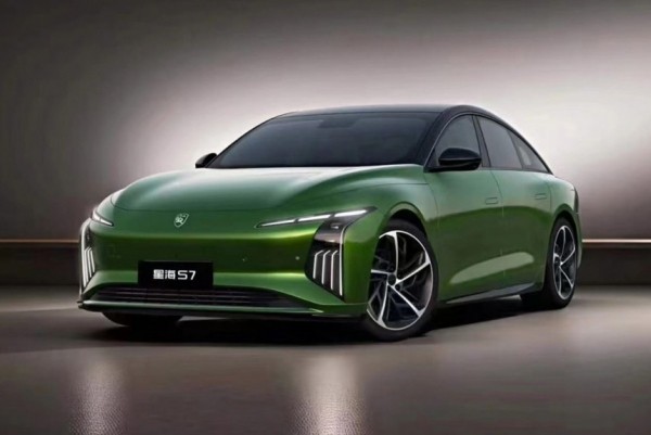 Лифтбек Forthing S7: рекордная аэродинамика и доступная цена Лифтбек Forthing S7: рекордная аэродинамика и доступная цена