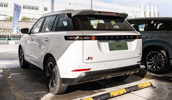 Компактный кроссовер Jaecoo J5 дебютировал с полным приводом Компактный кроссовер Jaecoo J5 дебютировал с полным приводом