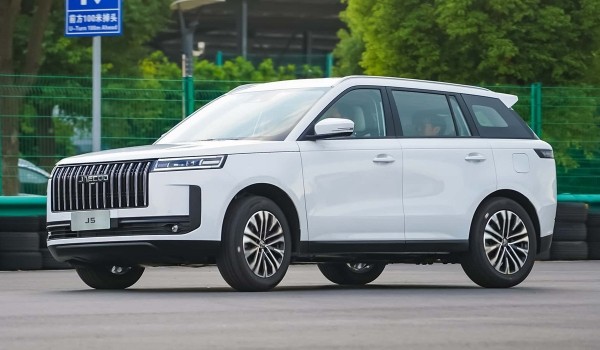 Компактный кроссовер Jaecoo J5 дебютировал с полным приводом Компактный кроссовер Jaecoo J5 дебютировал с полным приводом