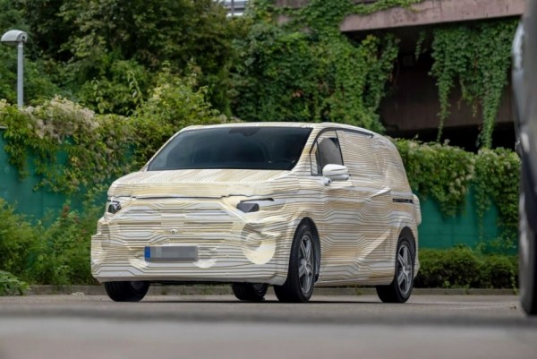 Будущие вэны Mercedes-Benz V-класса и Vito показаны в камуфляже Будущие вэны Mercedes-Benz V-класса и Vito показаны в камуфляже