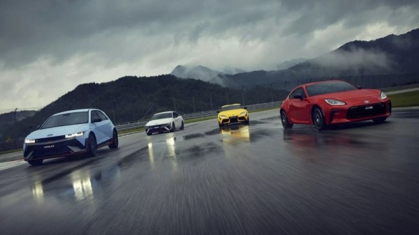 Совместный фестиваль скорости подтвердил сотрудничество компаний Toyota и Hyundai Совместный фестиваль скорости подтвердил сотрудничество компаний Toyota и Hyundai