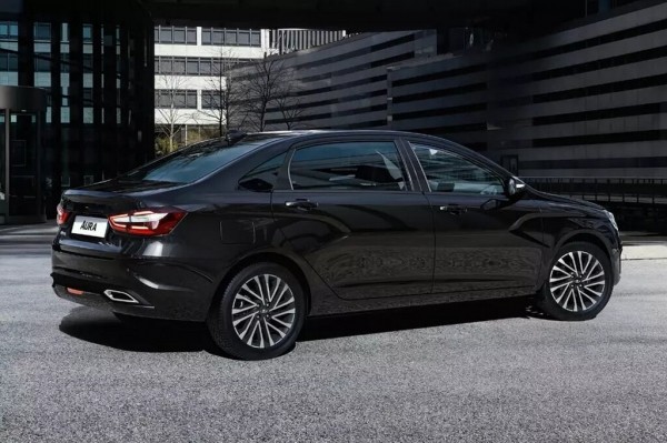 АВТОВАЗ рассказал о заказчиках новейшего бизнес-седана Lada Aura