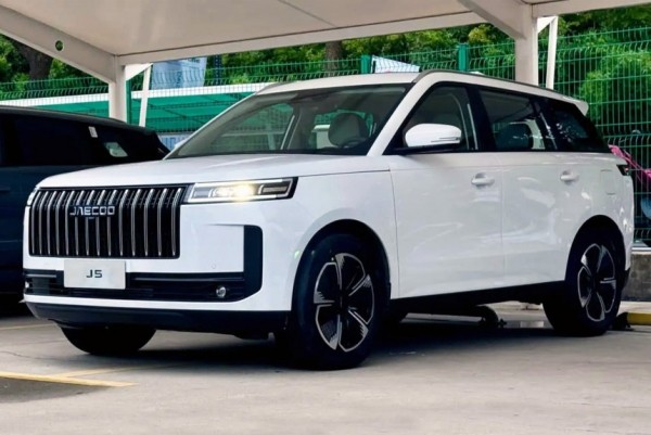 Компактный кроссовер Jaecoo J5 дебютировал с полным приводом Компактный кроссовер Jaecoo J5 дебютировал с полным приводом