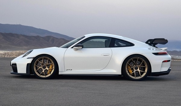 Показан обновленный Porsche 911 GT3: жертва эконорм Показан обновленный Porsche 911 GT3: жертва эконорм
