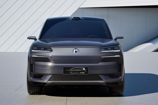 Компания BYD готовит к дебюту флагманский кроссовер Denza N9 Компания BYD готовит к дебюту флагманский кроссовер Denza N9