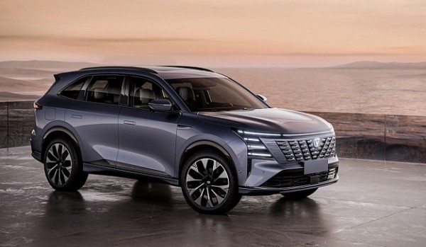 Марка Changan подняла цены на свои автомобили в России Марка Changan подняла цены на свои автомобили в России