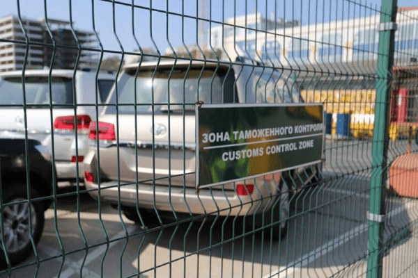 Сенаторы хотят запретить продажу машин, которые растаможили физические лица Сенаторы хотят запретить продажу машин, которые растаможили физические лица