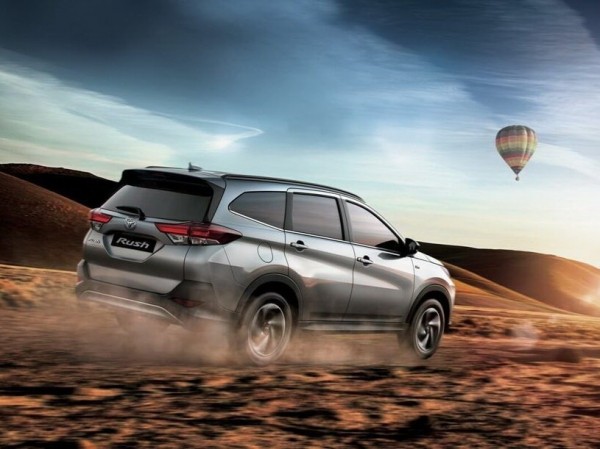 Столичный дилер привез крутой 7-местный кроссовер Toyota Rush Столичный дилер привез крутой 7-местный кроссовер Toyota Rush