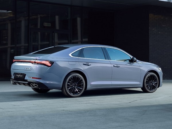 В России подорожала китайская замена Toyota Camry В России подорожала китайская замена Toyota Camry