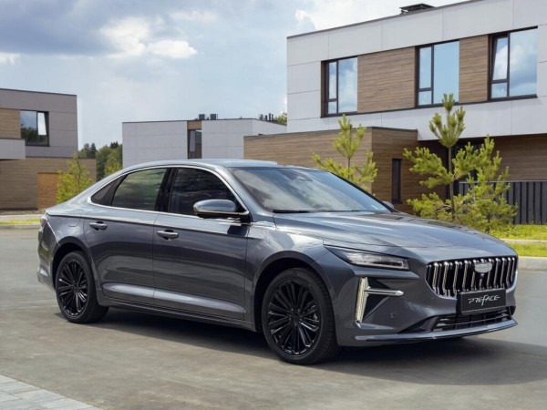 В России подорожала китайская замена Toyota Camry В России подорожала китайская замена Toyota Camry