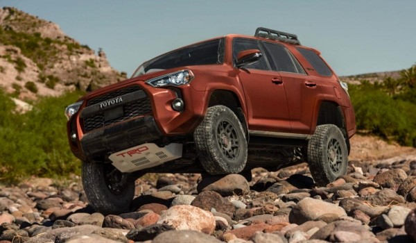 В Россию доставили самый надежный в мире автомобиль под маркой Toyota