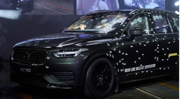 Volvo начала выпускать бронированные кроссоверы. Появились первые фото Volvo начала выпускать бронированные кроссоверы. Появились первые фото