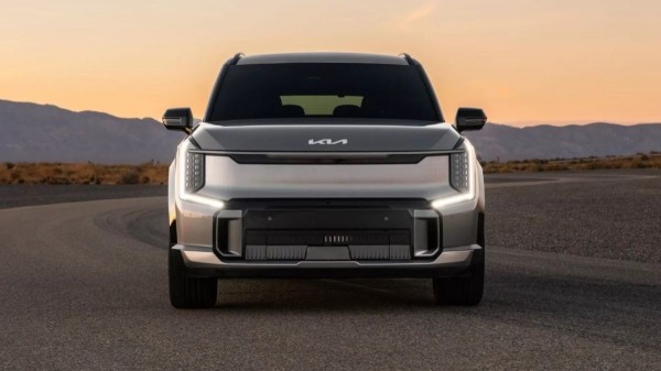 Представлен мощный электрический кроссовер Kia EV9 GT Представлен мощный электрический кроссовер Kia EV9 GT