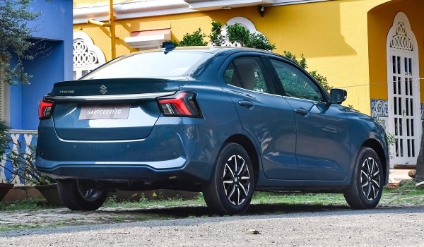 Новый седан Suzuki Dzire еще сильнее отдалился от хэтчбека Новый седан Suzuki Dzire еще сильнее отдалился от хэтчбека