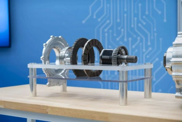 Mercedes-Benz представил новую тормозную систему для электромобилей Mercedes-Benz представил новую тормозную систему для электромобилей