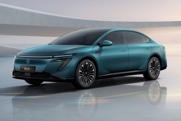 Представлен крупный электрический седан Nissan N7 Представлен крупный электрический седан Nissan N7