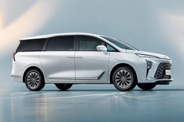 Минивэн Buick GL8 ES: масштабный рестайлинг и гибридная версия Минивэн Buick GL8 ES: масштабный рестайлинг и гибридная версия