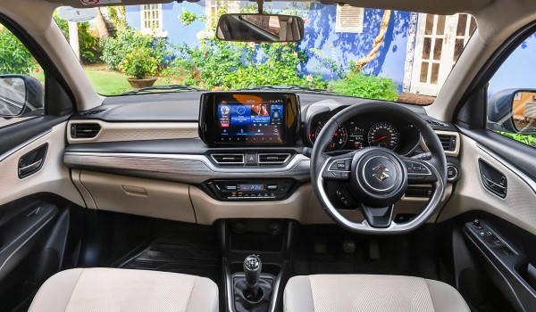 Новый седан Suzuki Dzire еще сильнее отдалился от хэтчбека Новый седан Suzuki Dzire еще сильнее отдалился от хэтчбека