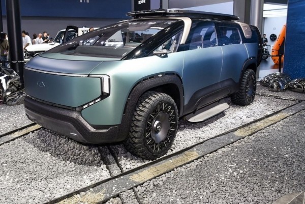 Показан концепт внедорожного минивэна-трансформера Chery Journeo