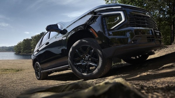 Внедорожники Chevrolet Tahoe и GMC Yukon стали четырехцилиндровыми Внедорожники Chevrolet Tahoe и GMC Yukon стали четырехцилиндровыми